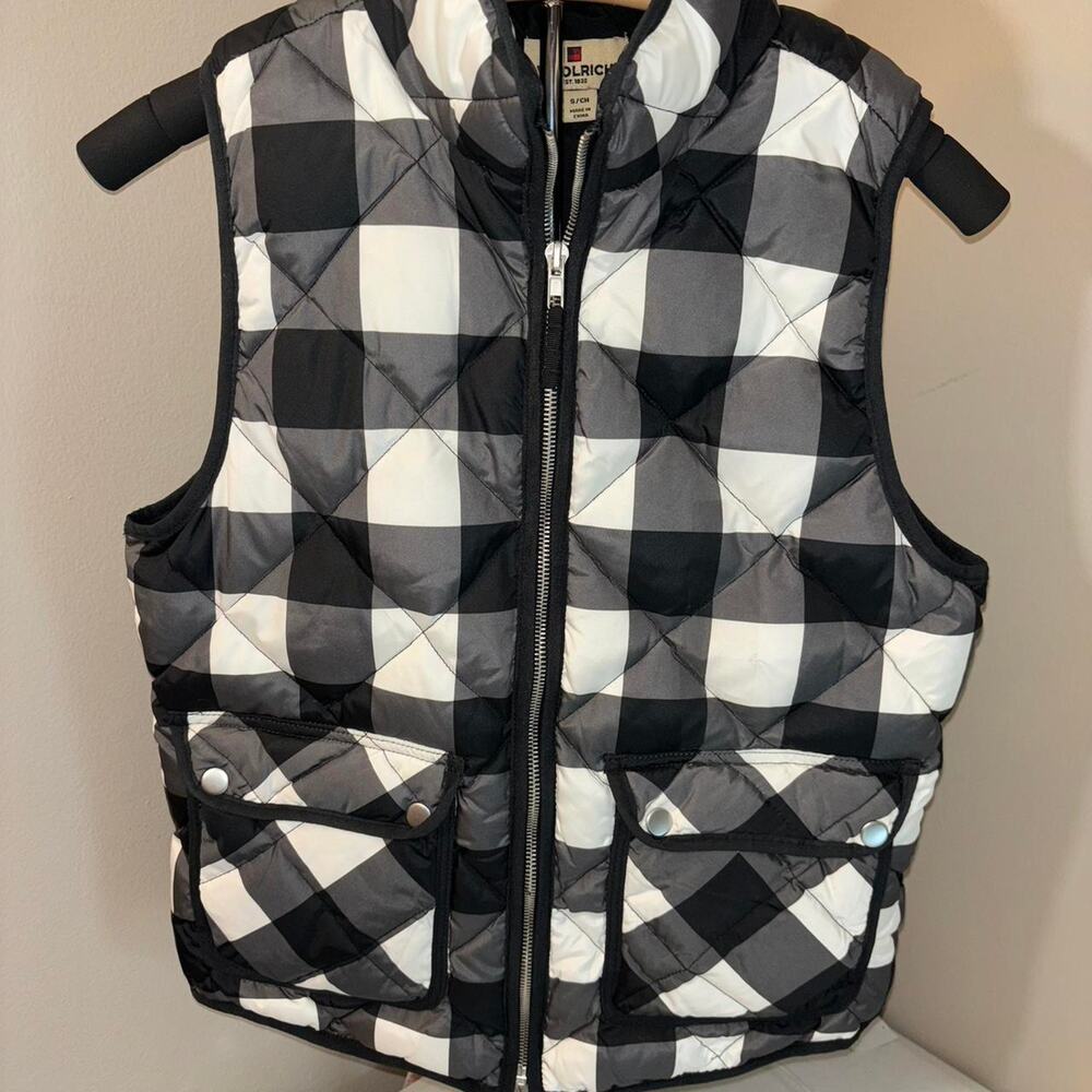 Black and white Woolrich Vest (Small)